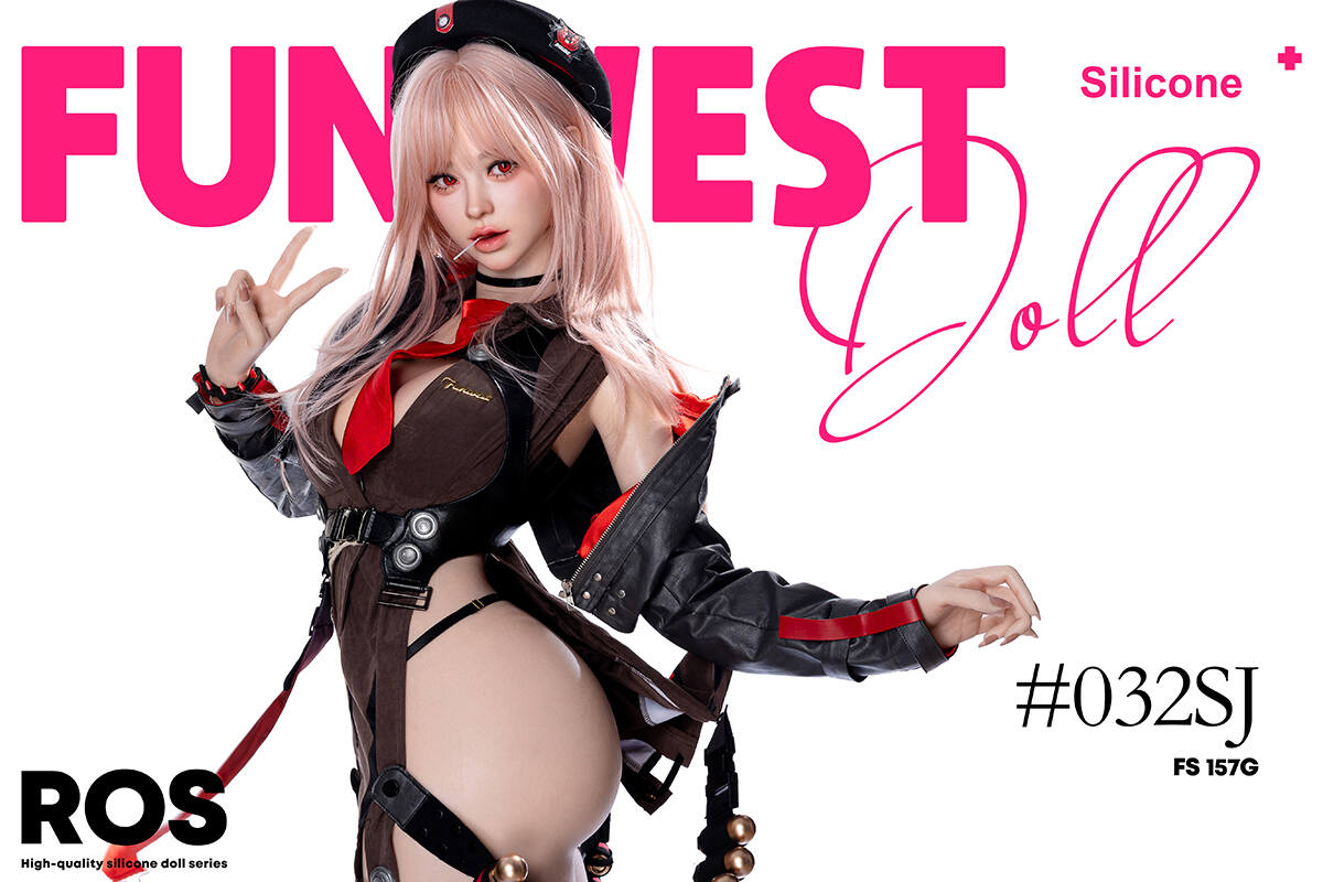 NIKKE Rapi Cosplay Sexpuppe mit militärischer Jacke und verführerischer Pose