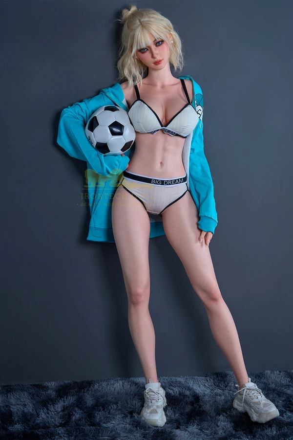 Silikon Sexpuppe Amya in 161cm E Cup
