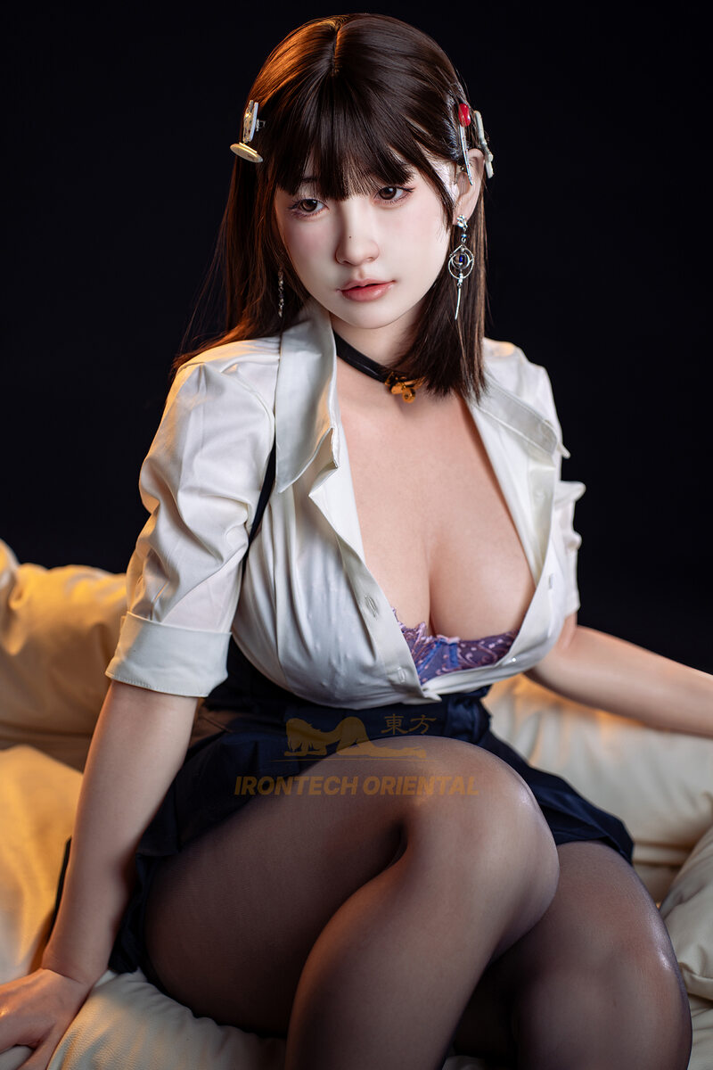 Sex doll Yelan | Vollbusige zurückhaltende chinesische Sexpuppe
