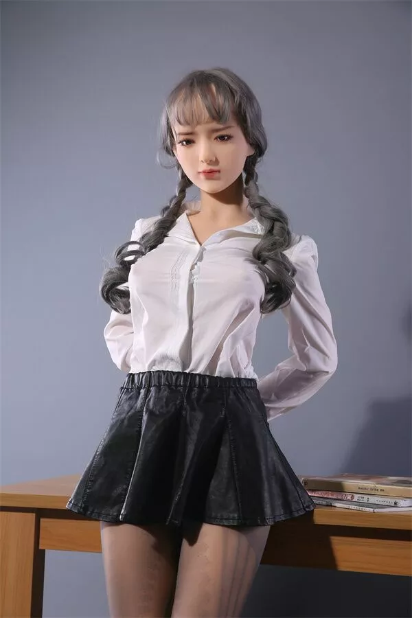 traditionelle reservierte real doll