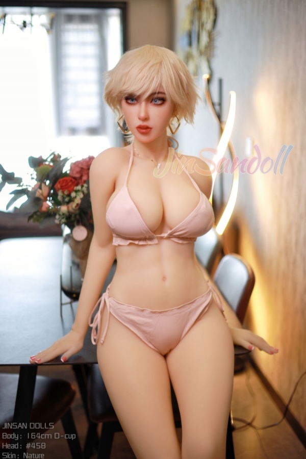 Model blonde WMDoll