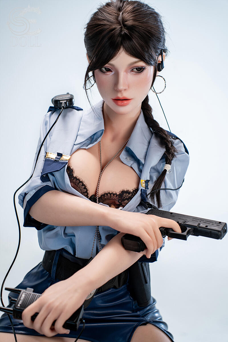 sexy sexdoll mit markantem Blick